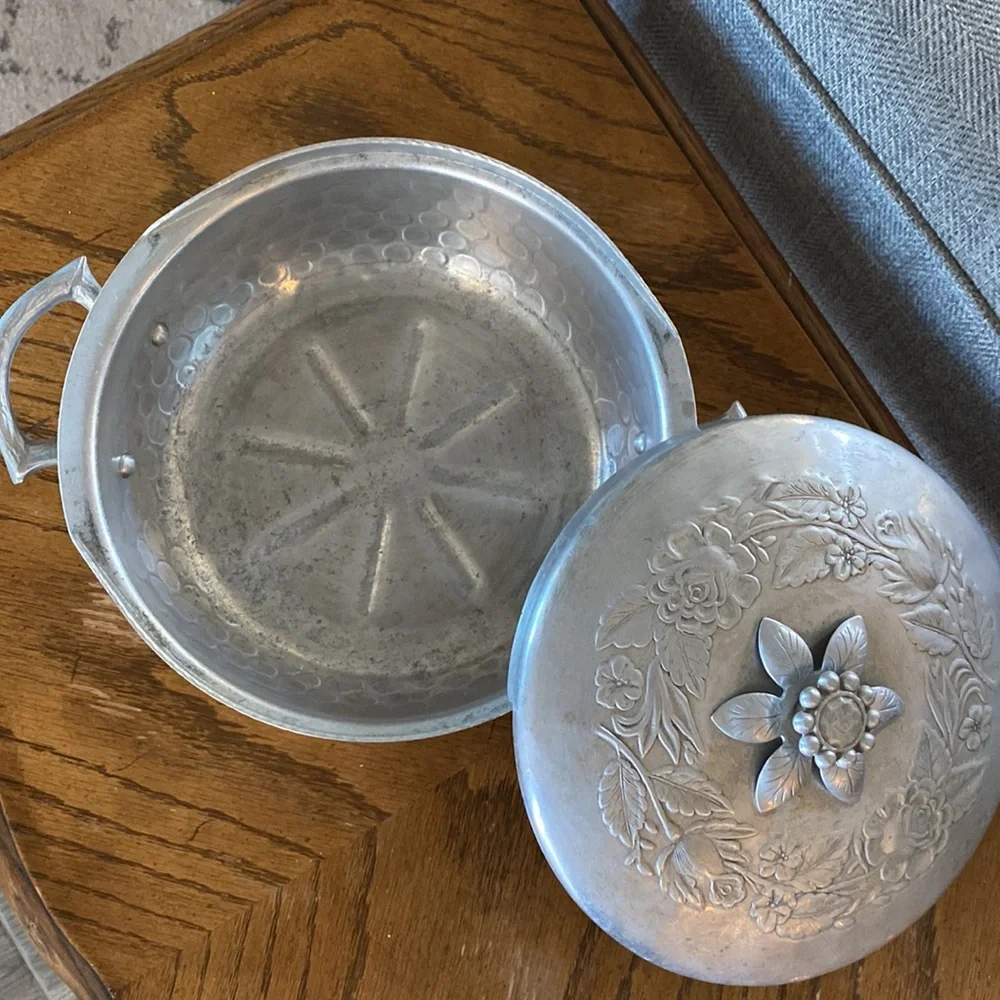 Vintage Everlast Hand Forged Aluminum Casserole Bowl with Lid 8” Interior